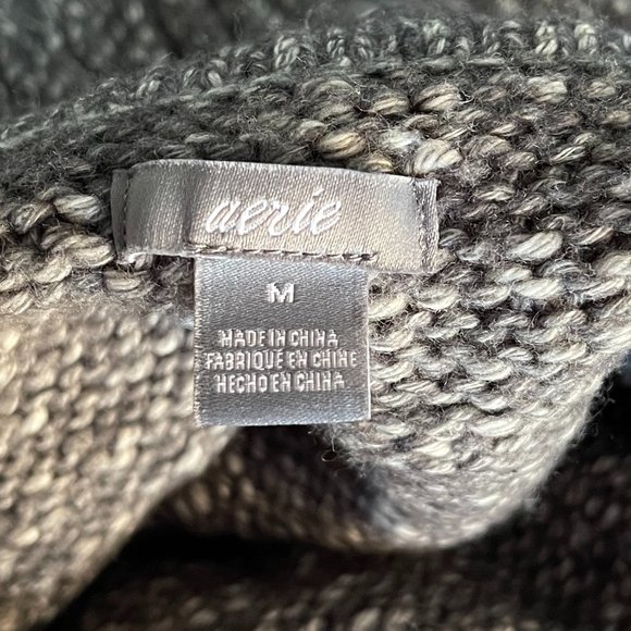 Aerie Chunky Knit over the shoulder sweater - Picture 5 of 6